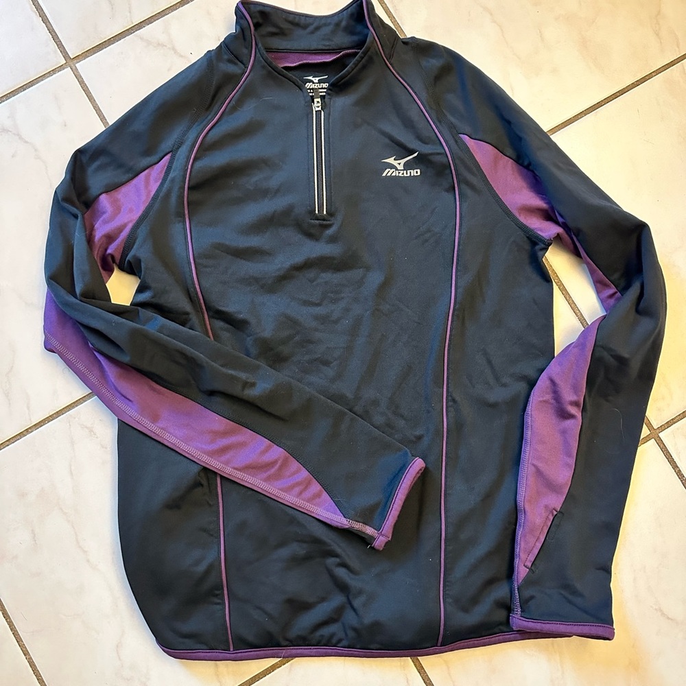 Mizuno 1/4-zip fleece lined run jacket, size Small